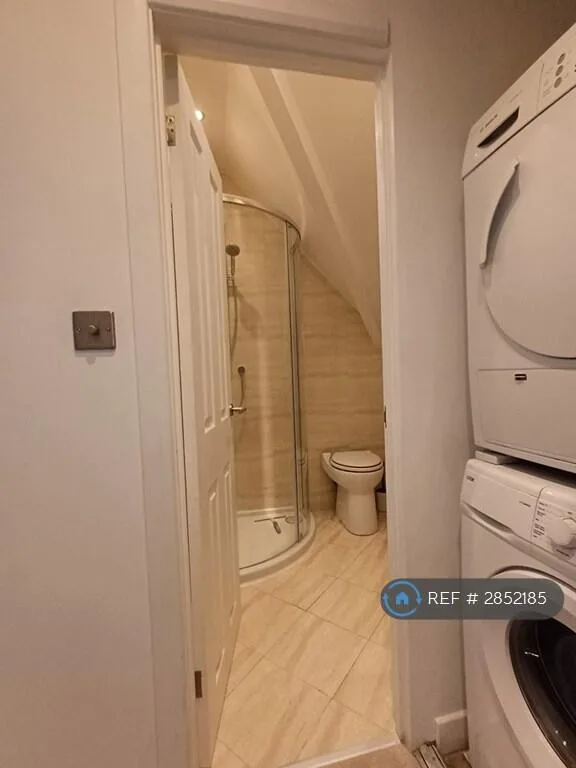 2 bedroom penthouse for rent