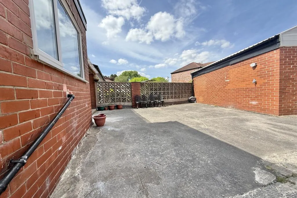 3 bedroom semi-detached house for rent