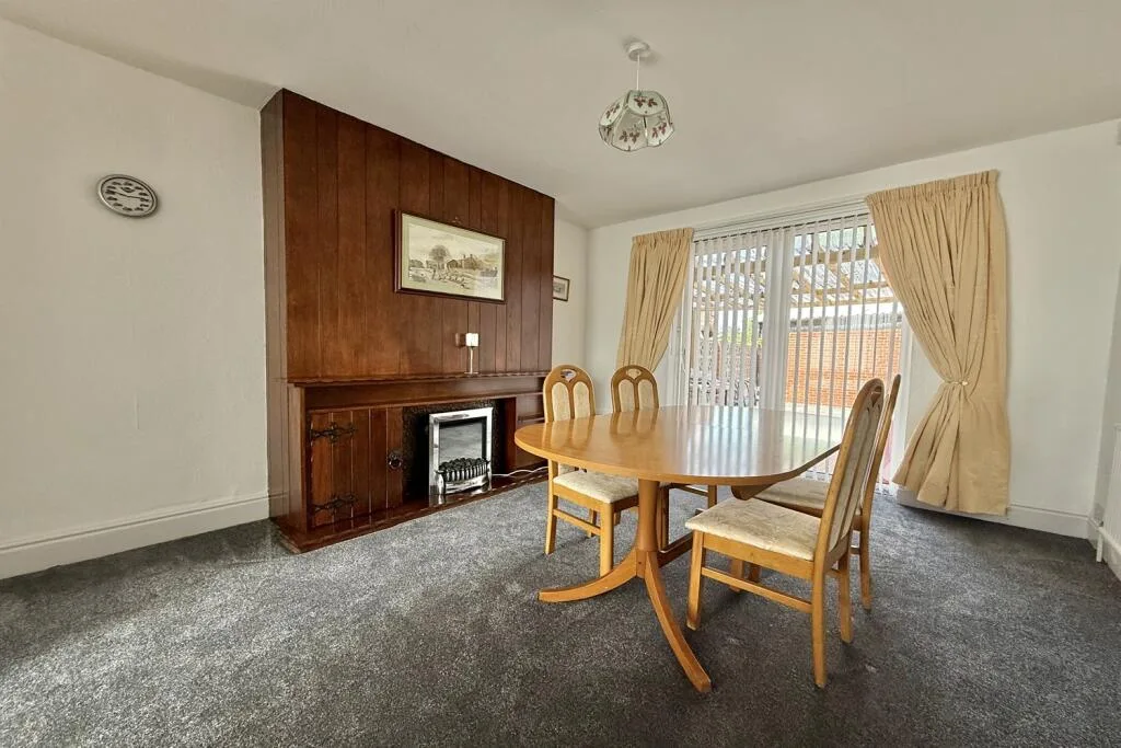 3 bedroom semi-detached house for rent