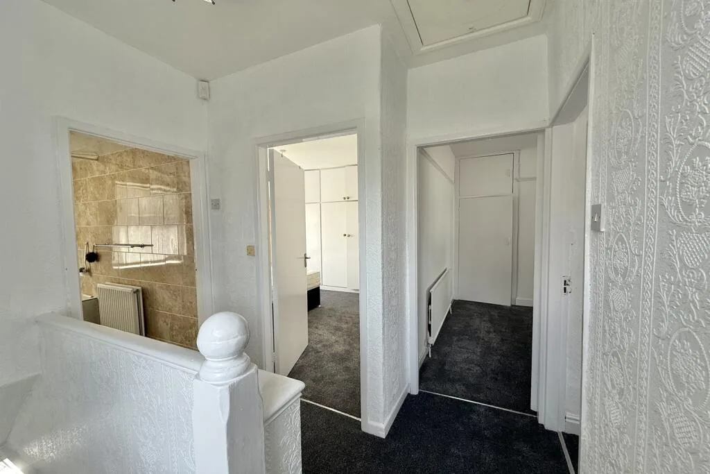 3 bedroom semi-detached house for rent