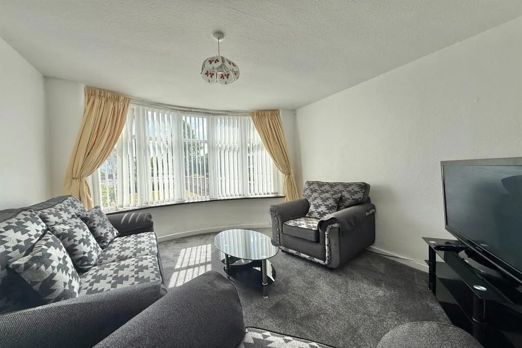 3 bedroom semi-detached house for rent