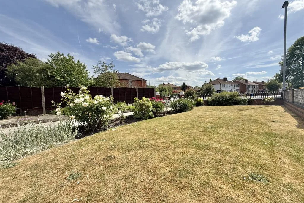 3 bedroom semi-detached house for rent