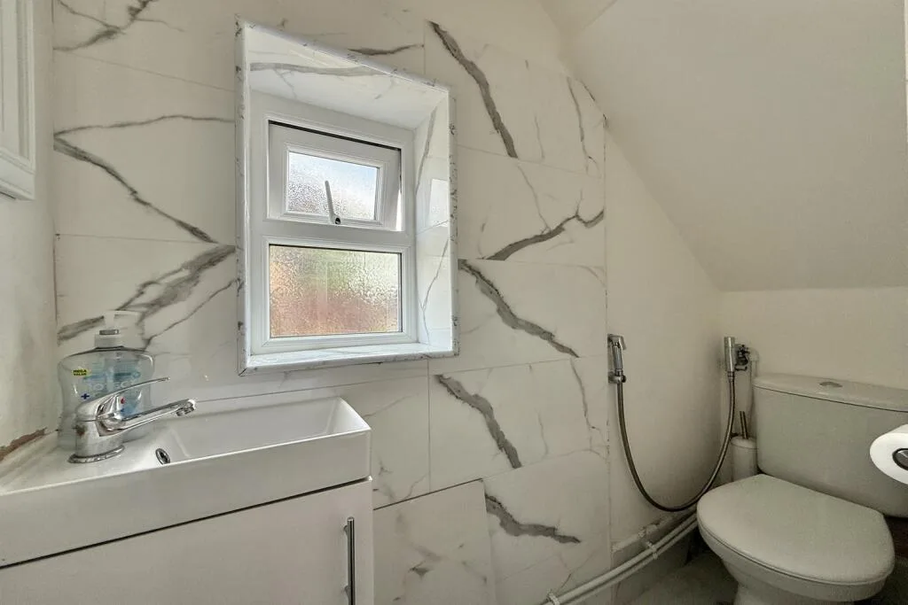 3 bedroom semi-detached house for rent