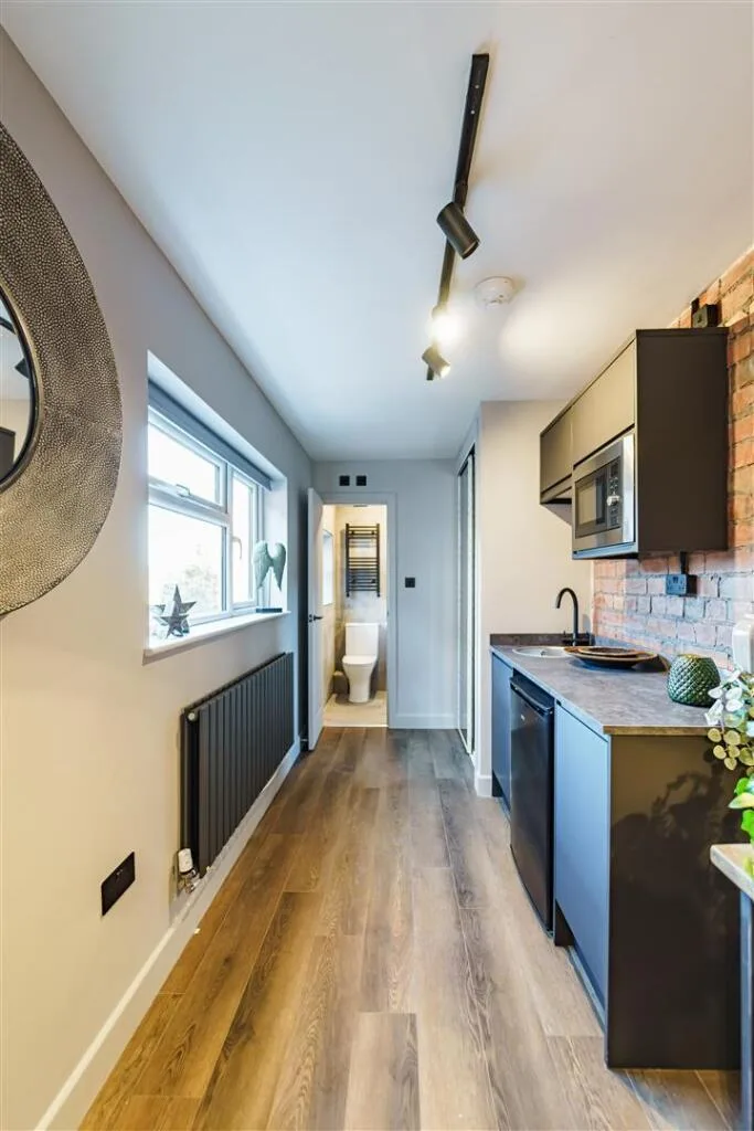 1 bedroom house share for rent