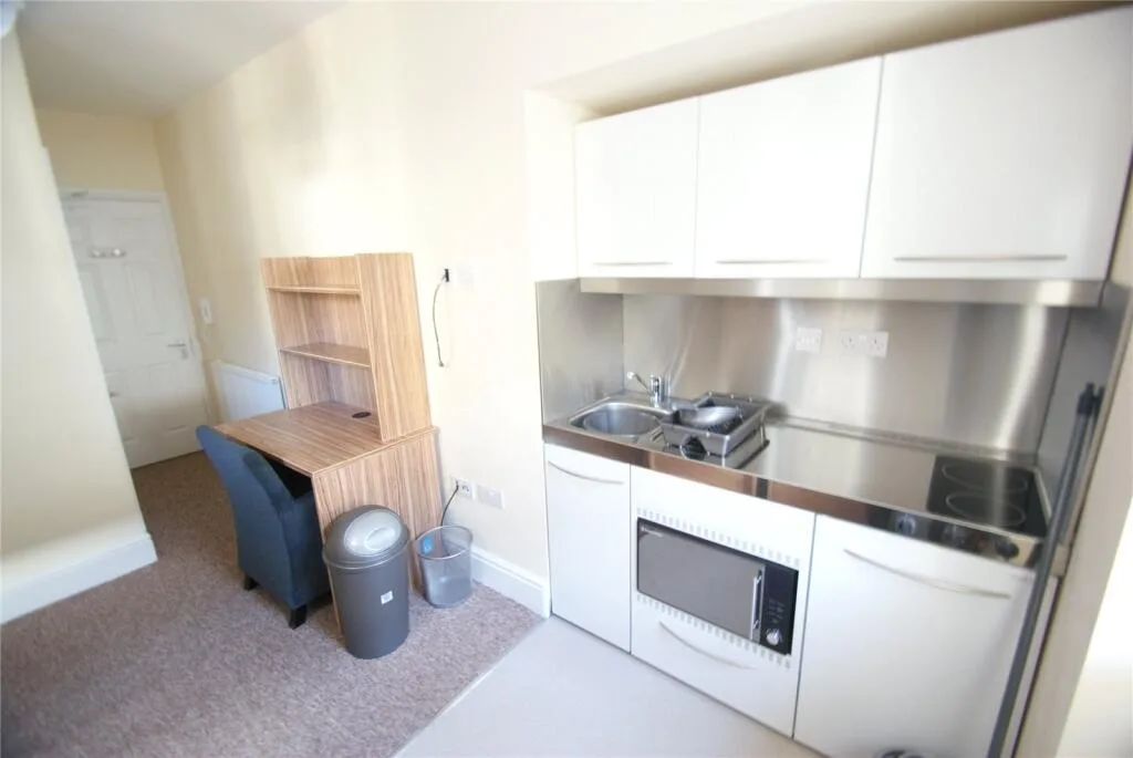 Studio flat for rent