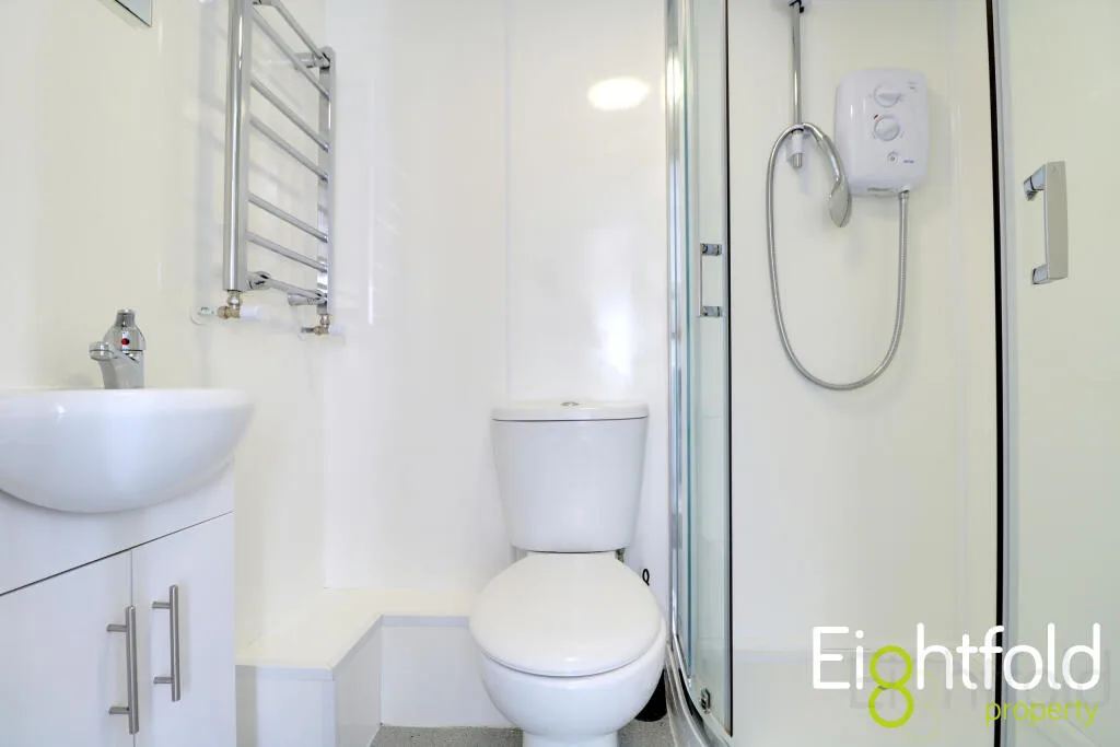 6 bedroom terraced house for rent