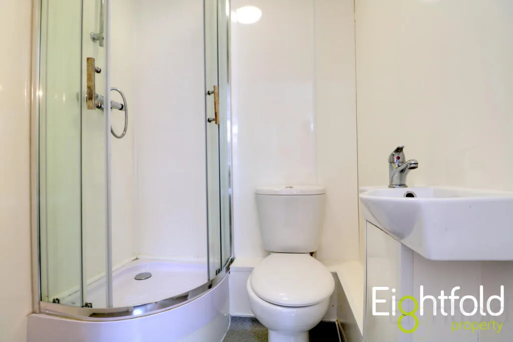 6 bedroom terraced house for rent