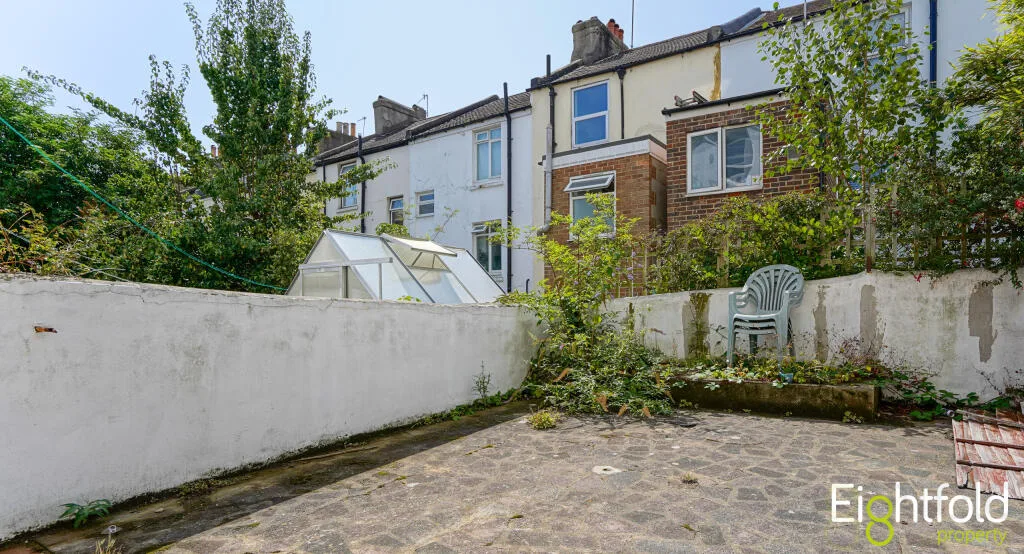 6 bedroom terraced house for rent