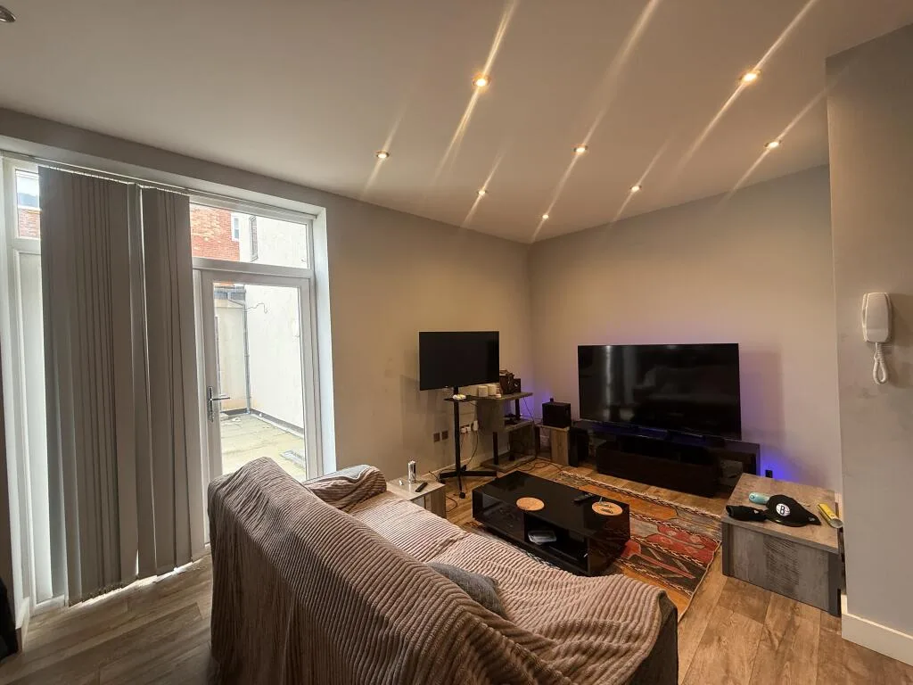 2 bedroom flat for rent