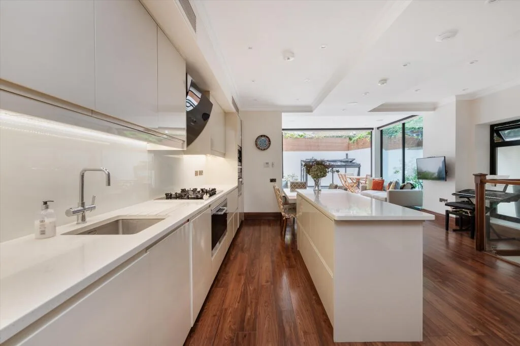 3 bedroom flat for rent