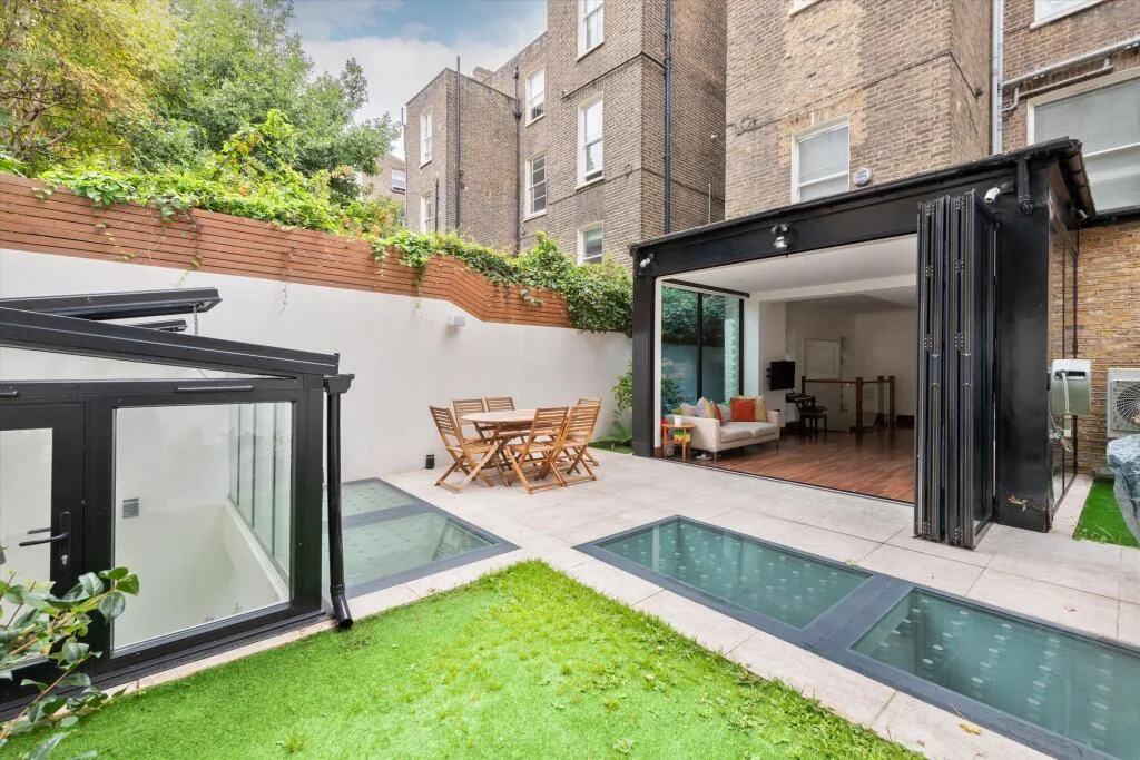 3 bedroom flat for rent