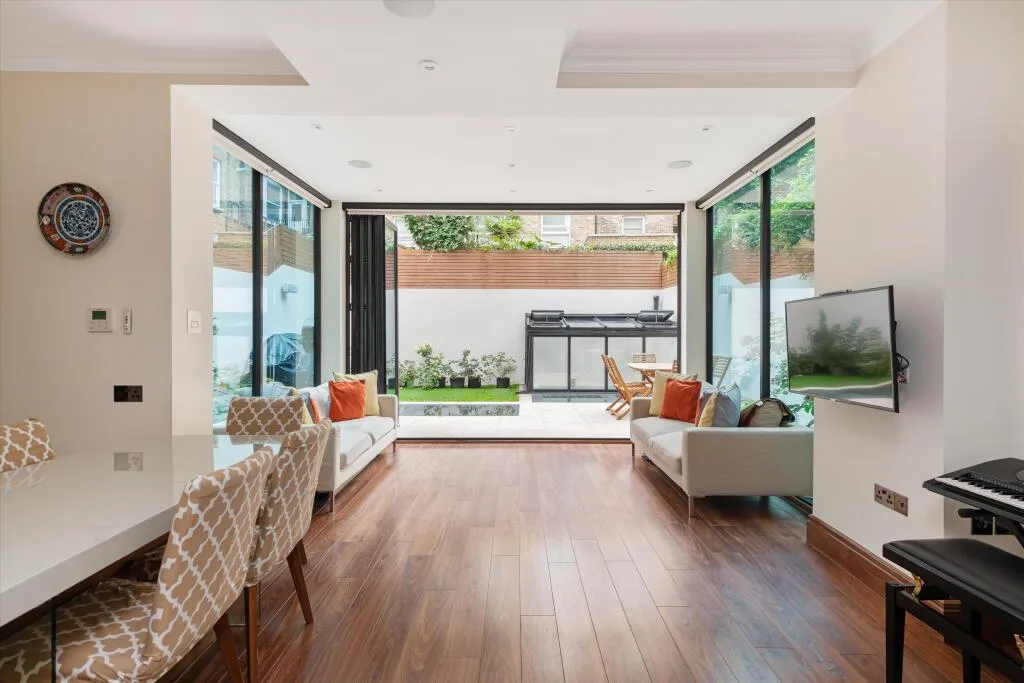 3 bedroom flat for rent