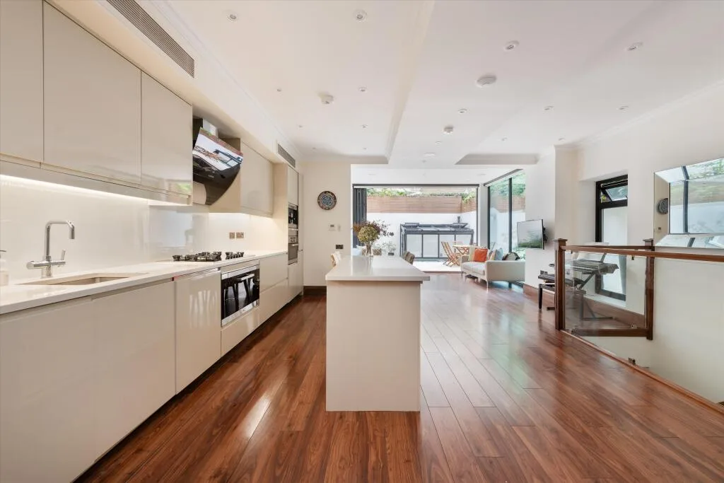 3 bedroom flat for rent