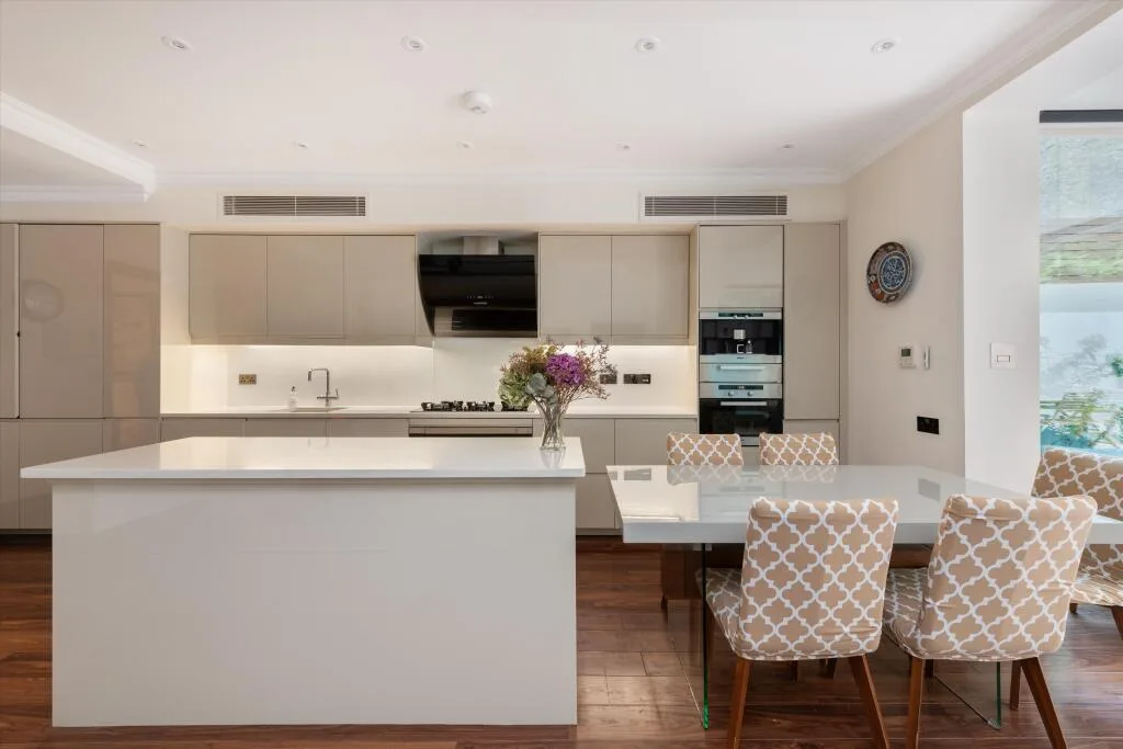 3 bedroom flat for rent