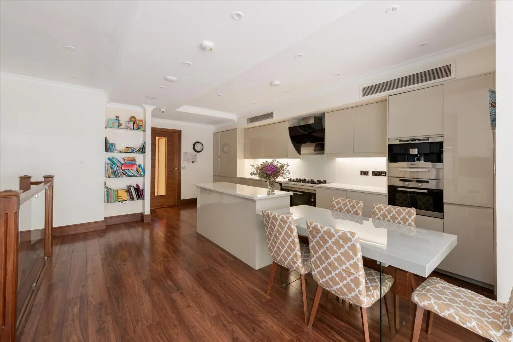 3 bedroom flat for rent