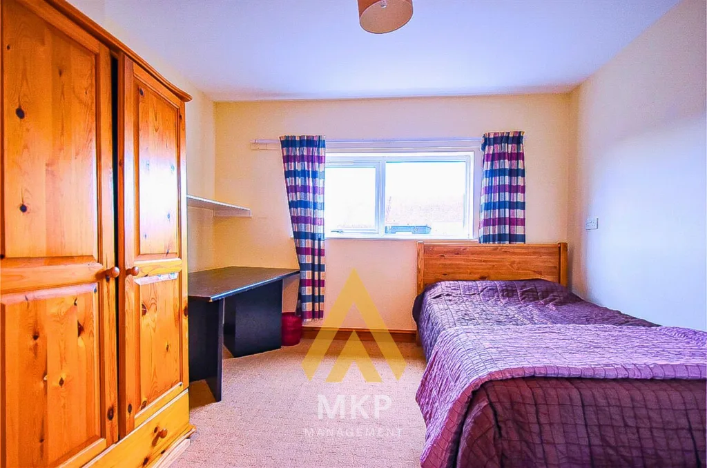 6 bedroom terraced house for rent