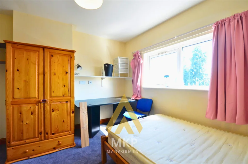 6 bedroom terraced house for rent