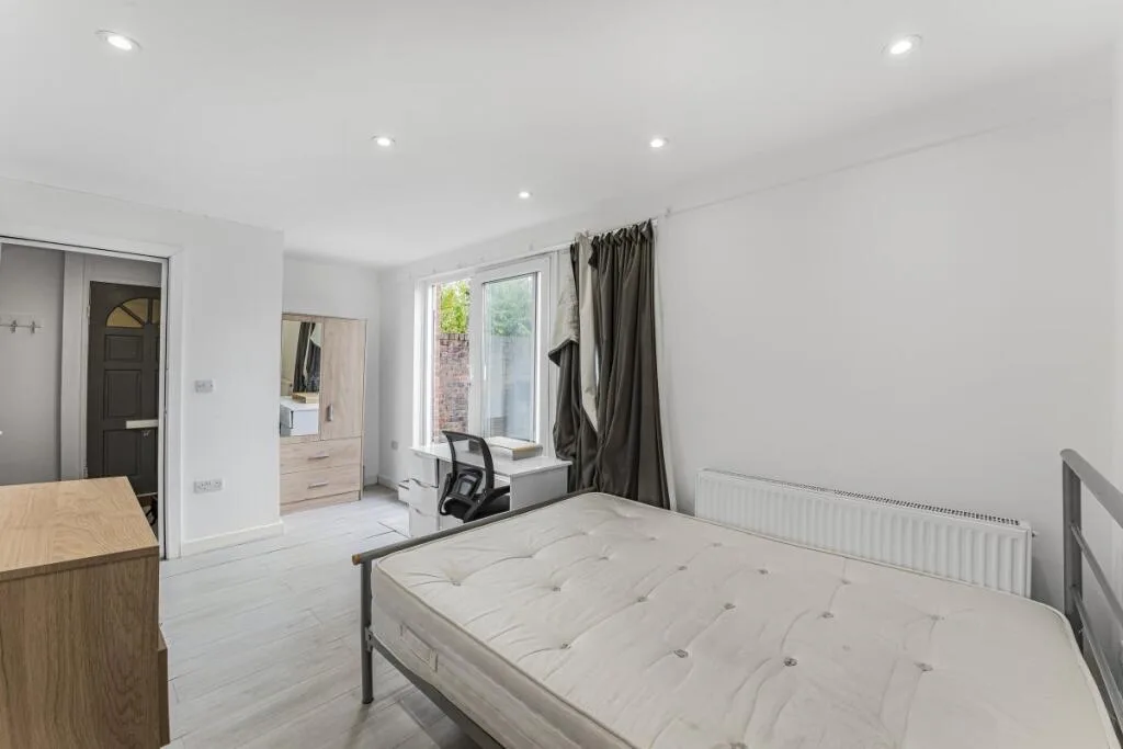 3 bedroom flat for rent