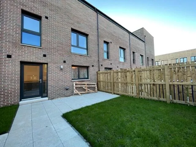 3 bedroom town house for rent