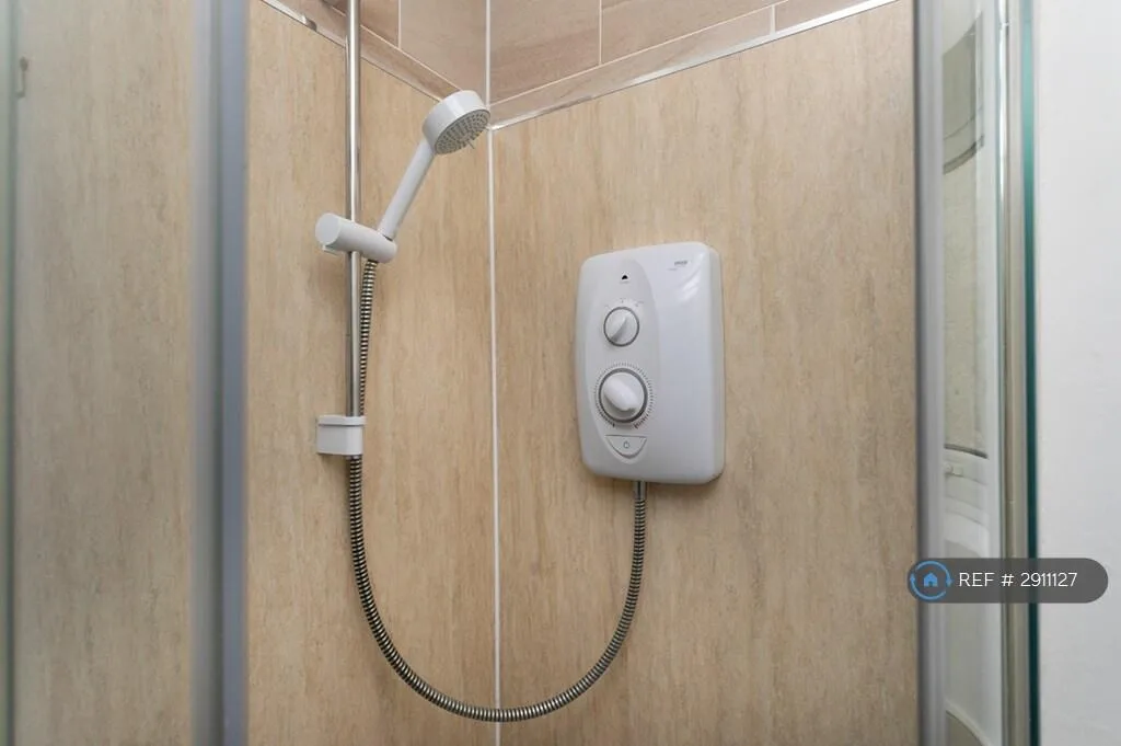 1 bedroom house share for rent