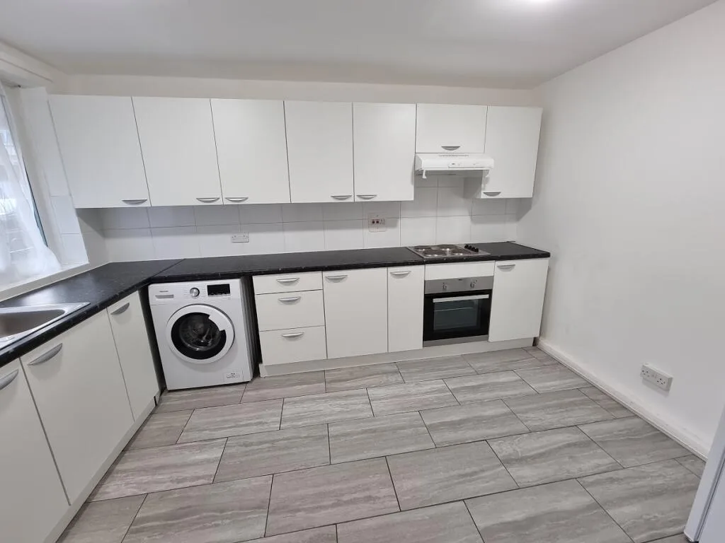 3 bedroom maisonette for rent