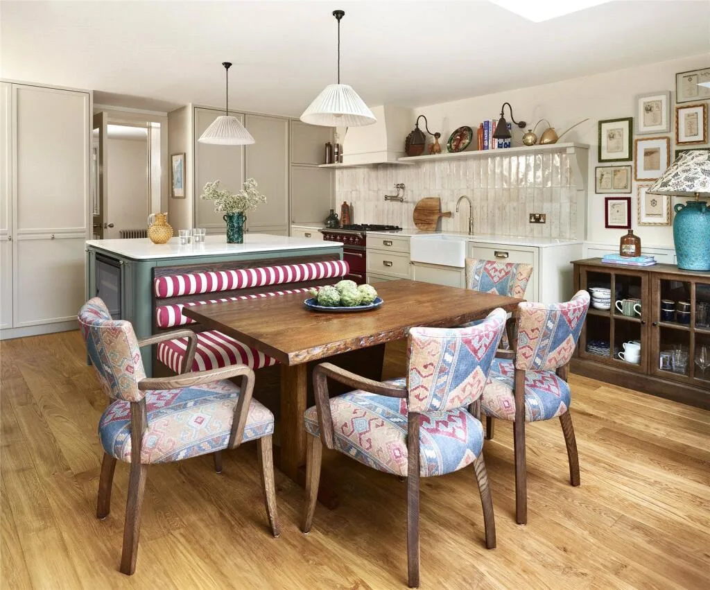 5 bedroom terraced house for rent