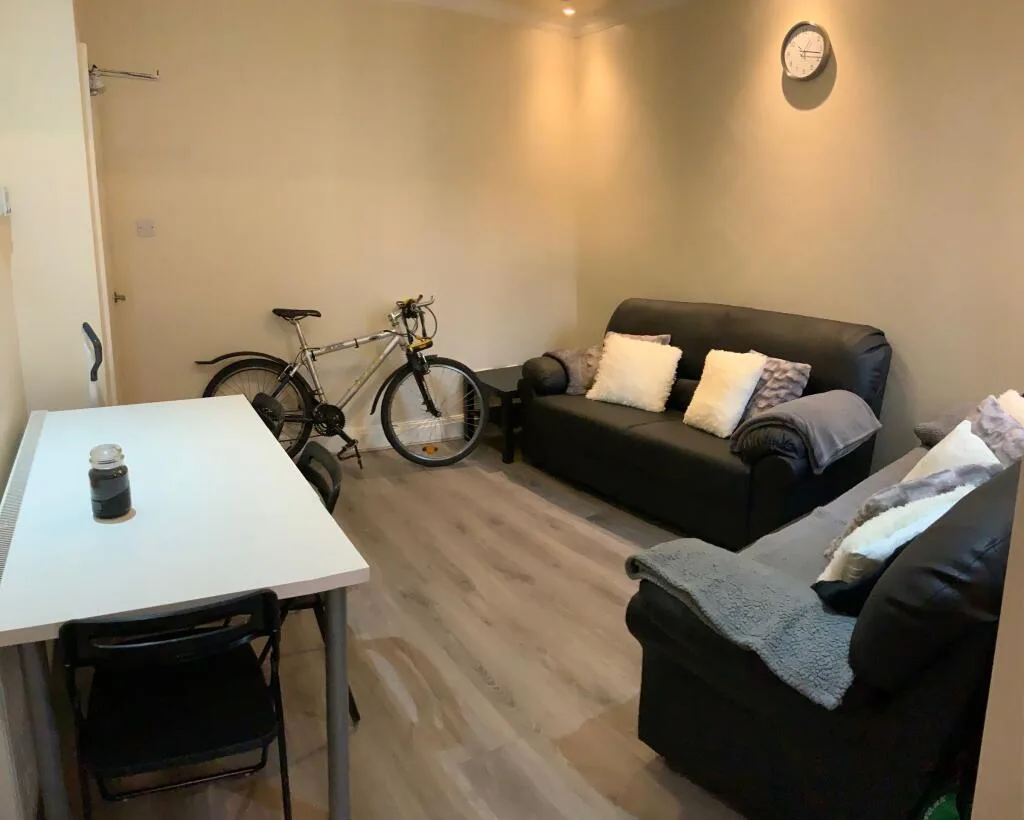 6 bedroom terraced house for rent