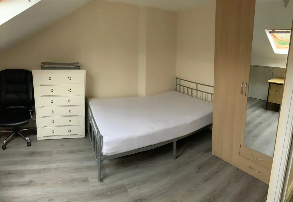6 bedroom terraced house for rent