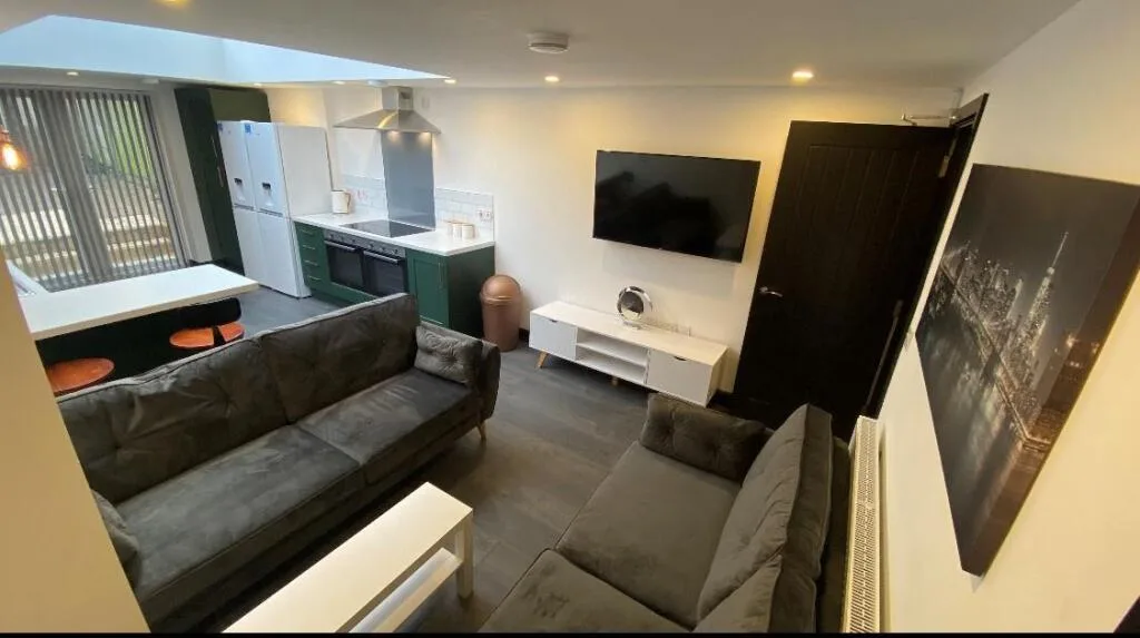 1 bedroom house share for rent