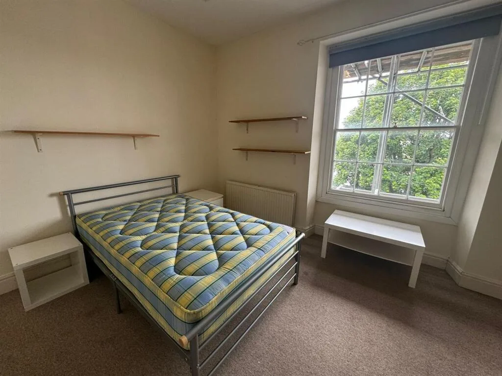 1 bedroom house share for rent
