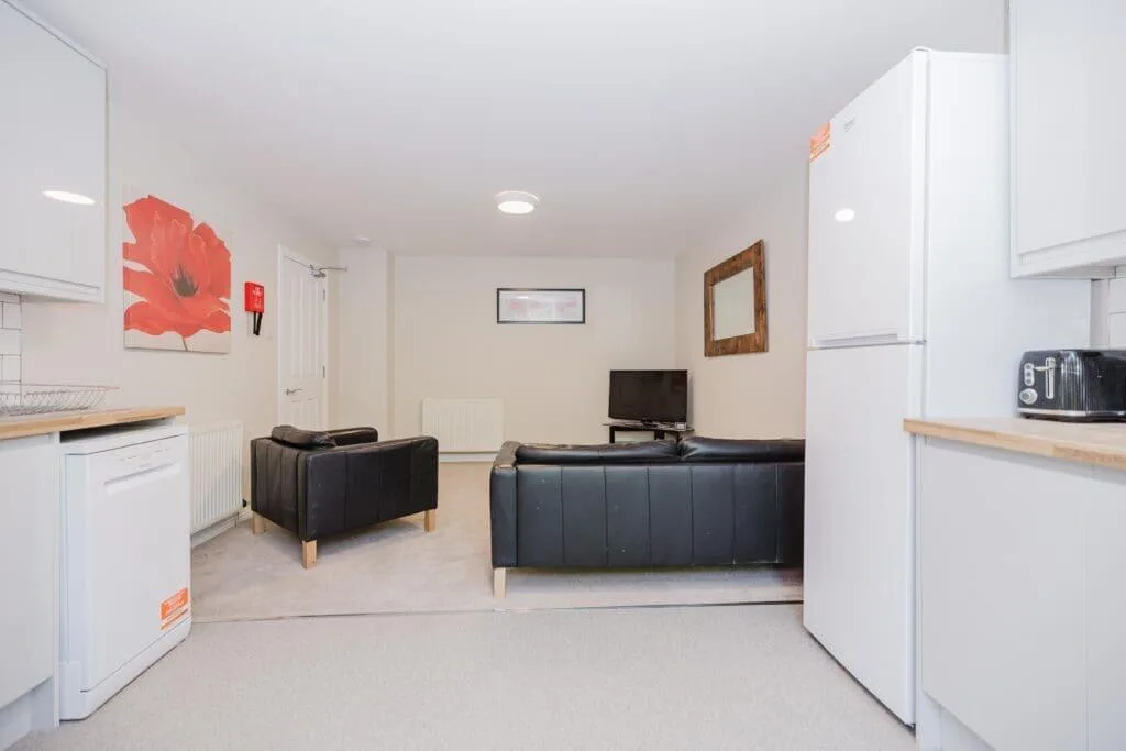 3 bedroom flat for rent