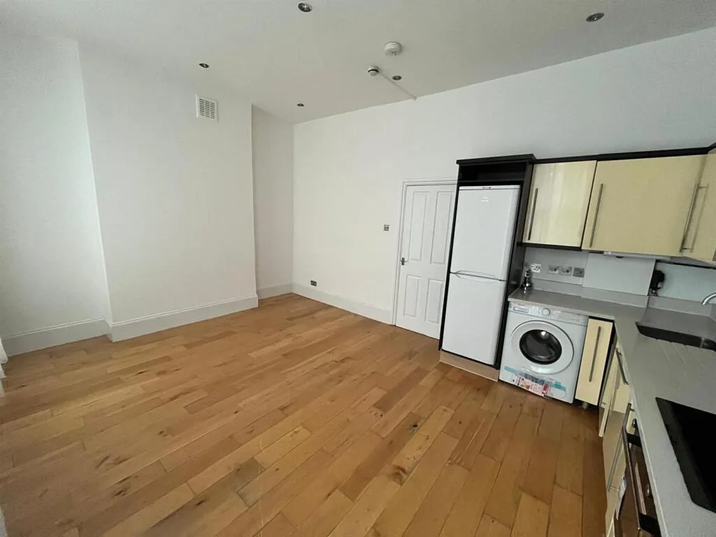 2 bedroom house for rent