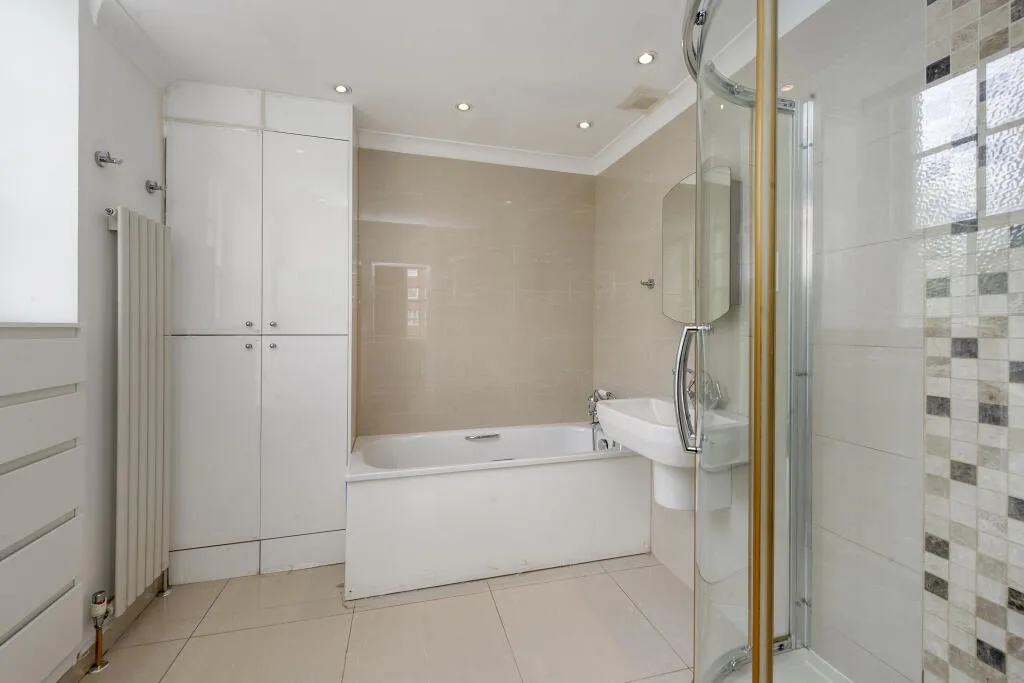 4 bedroom flat for rent