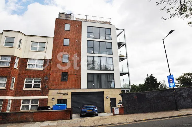 2 bedroom penthouse for rent