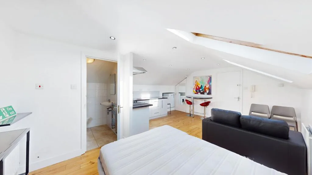 Studio flat for rent