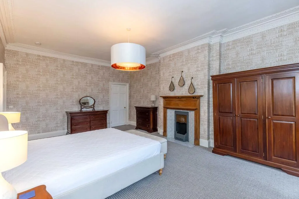 4 bedroom apartment for rent