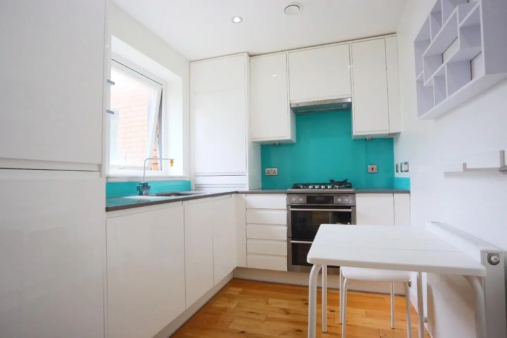 2 bedroom maisonette for rent