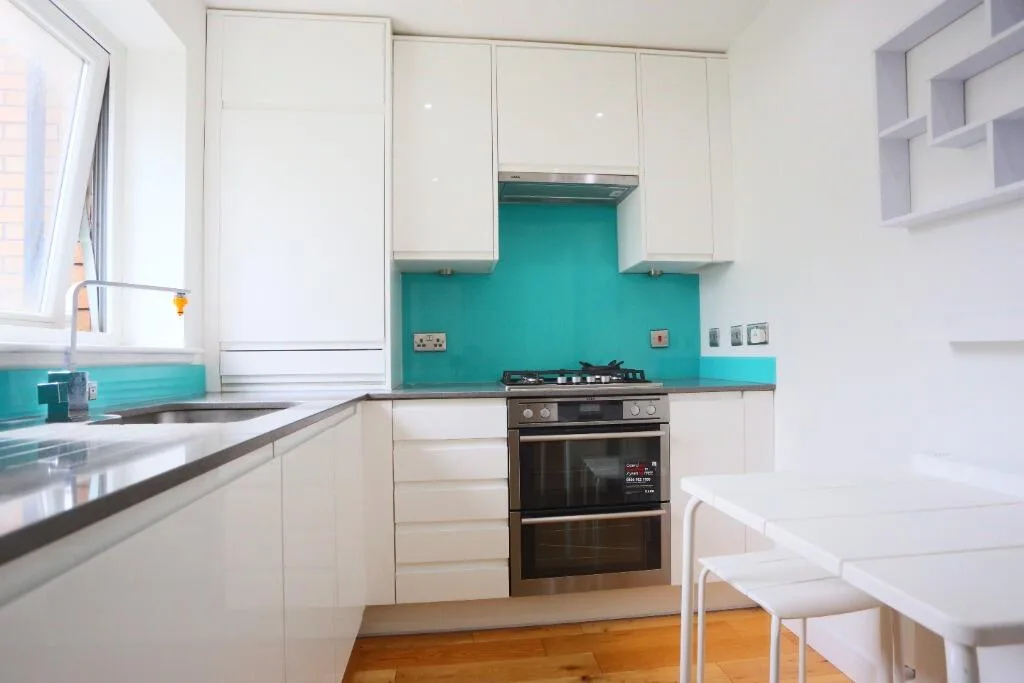 2 bedroom maisonette for rent