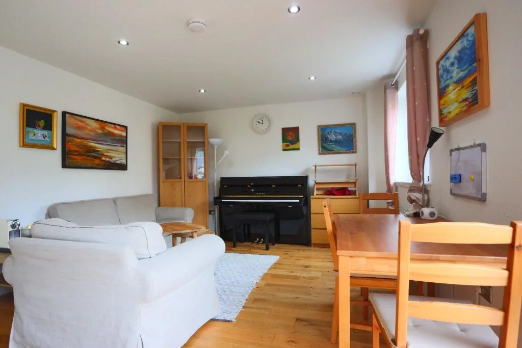 2 bedroom maisonette for rent