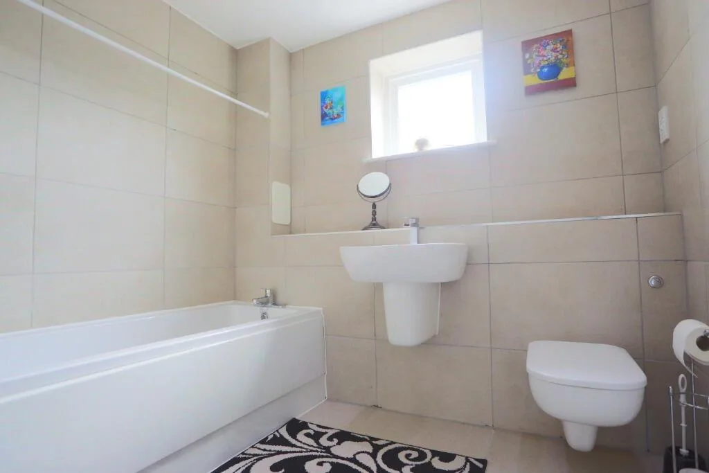 2 bedroom maisonette for rent