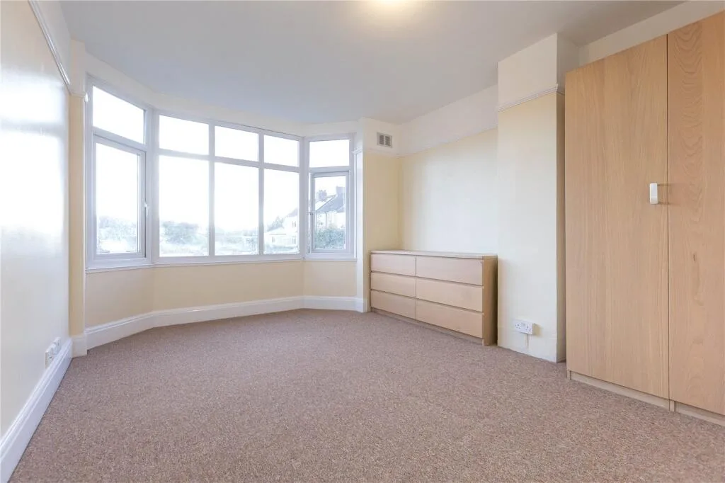 4 bedroom end of terrace house for rent