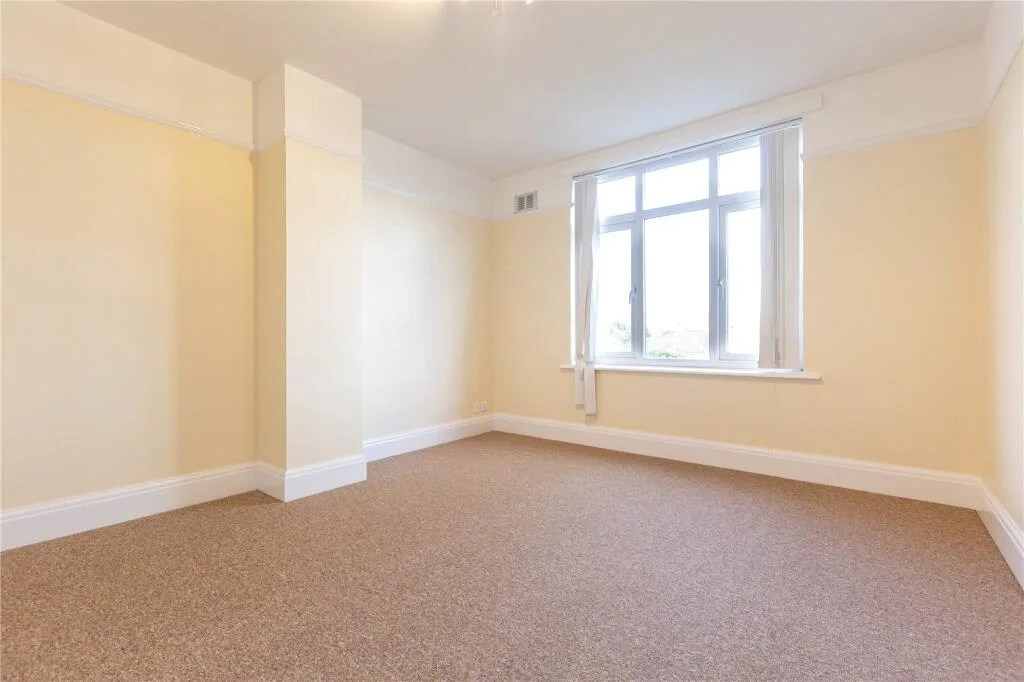 4 bedroom end of terrace house for rent