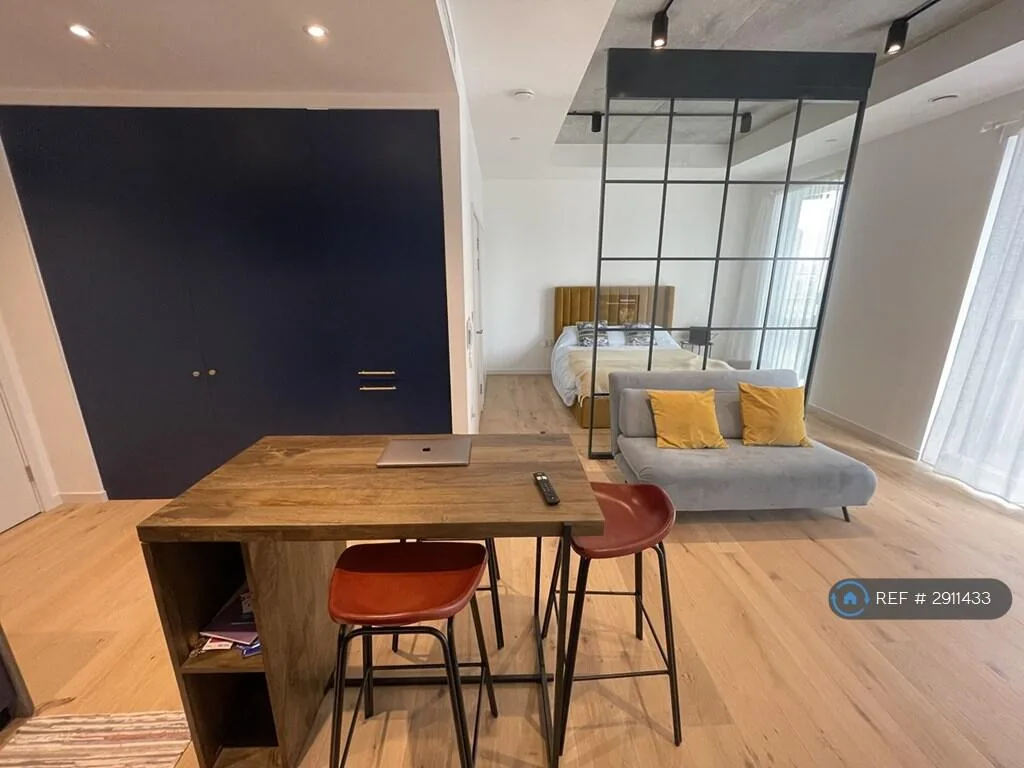 Studio flat for rent