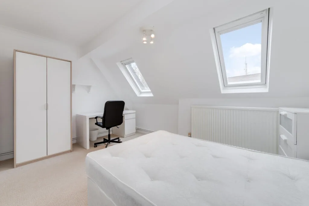4 bedroom end of terrace house for rent