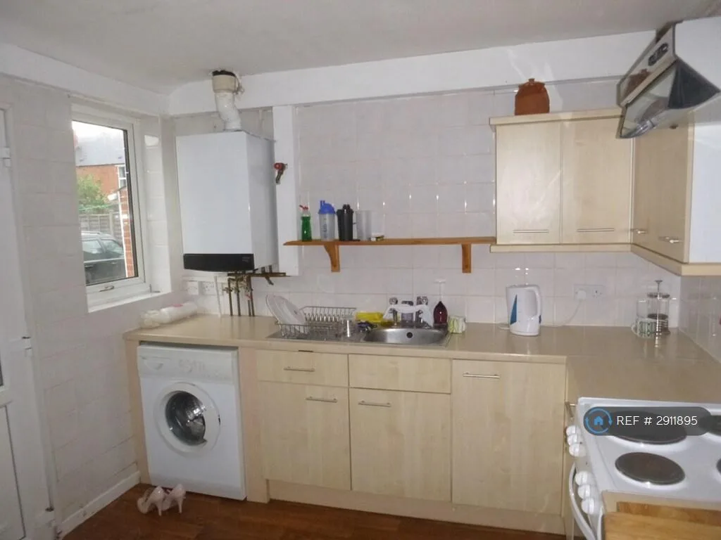 1 bedroom house share for rent