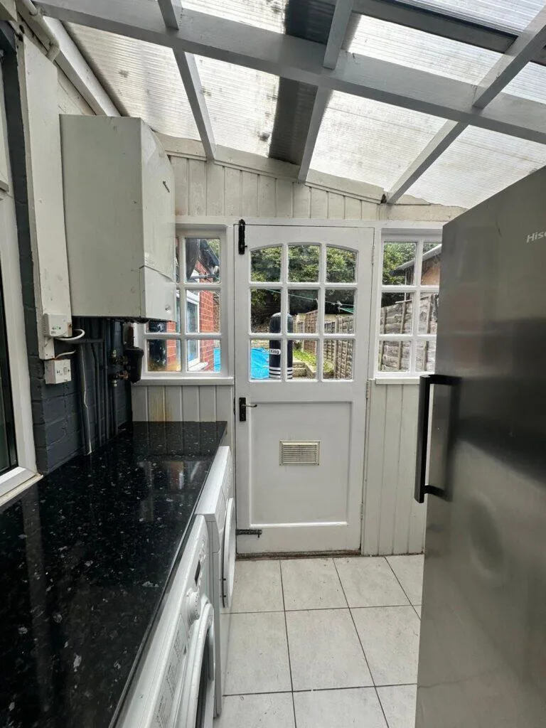 6 bedroom terraced house for rent