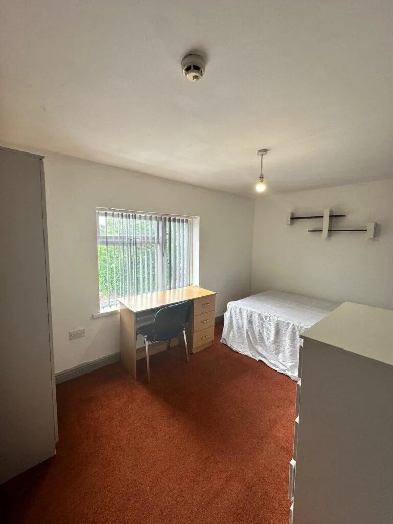 6 bedroom terraced house for rent