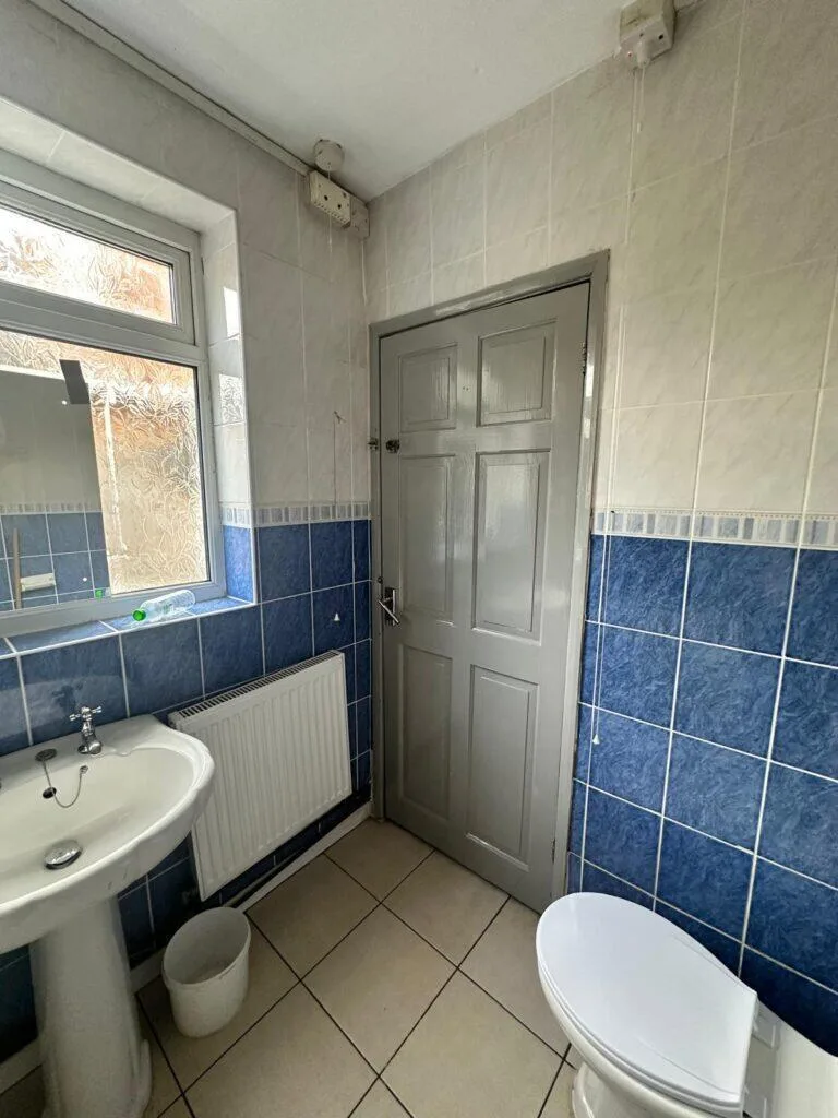 6 bedroom terraced house for rent
