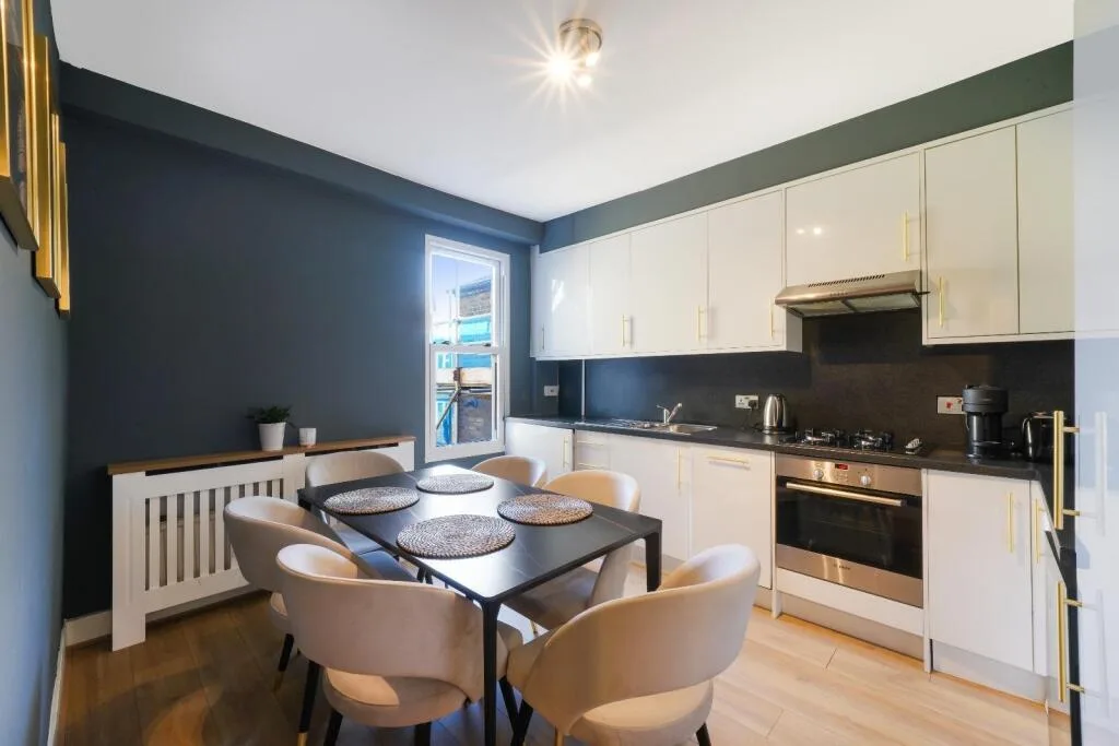3 bedroom flat for rent