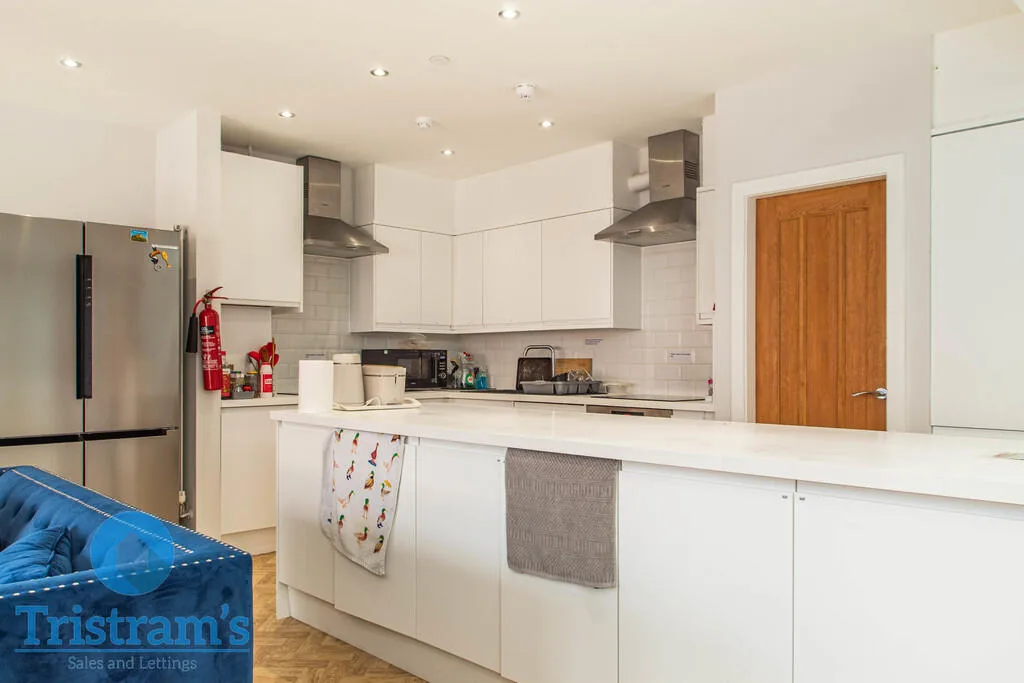 1 bedroom house share for rent